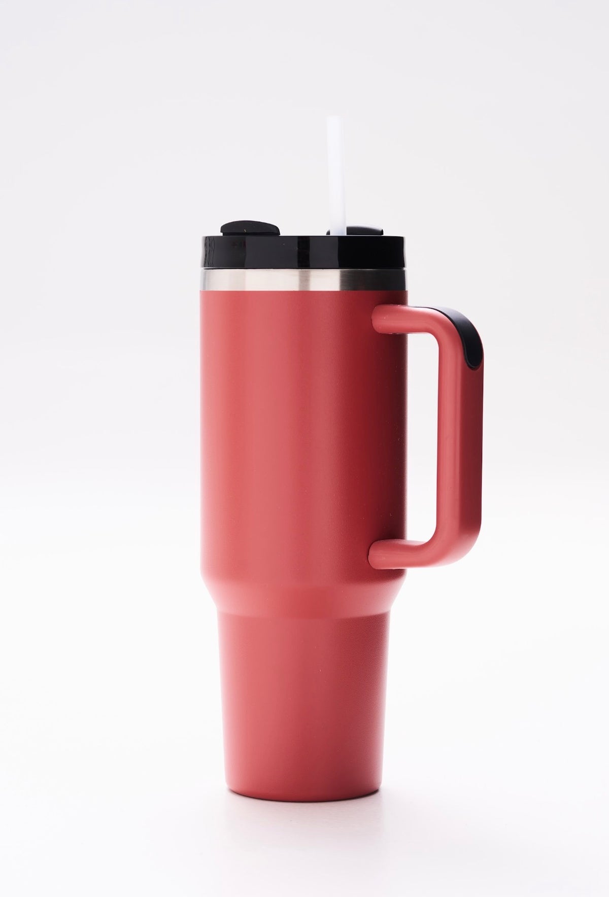 Isolierter Thermobecher mit Strohhalm – Korall